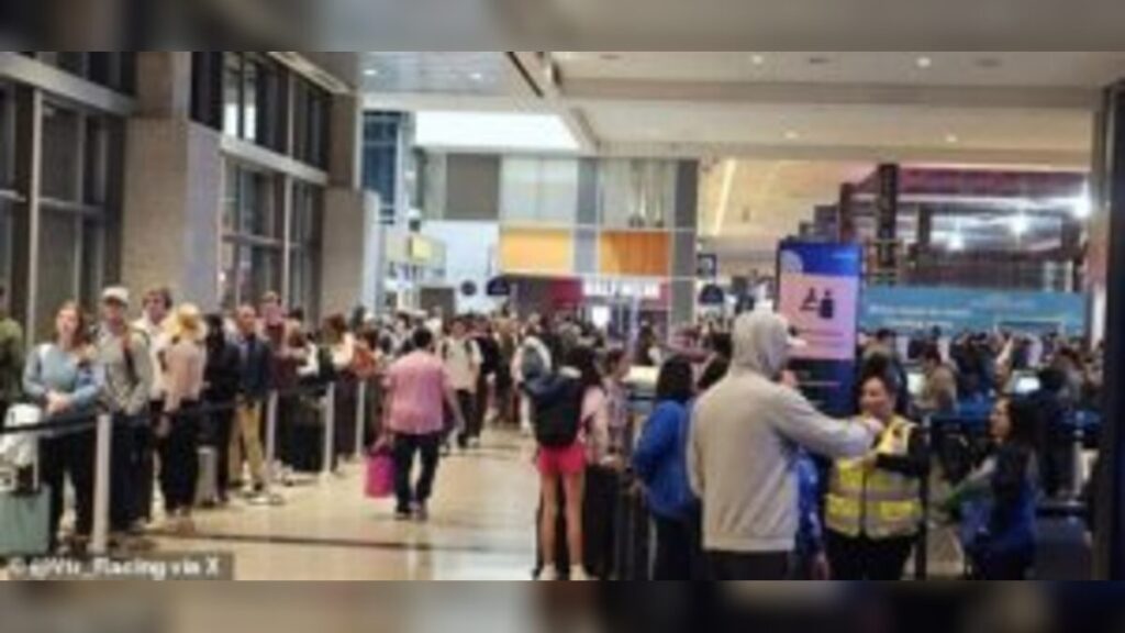 TSA Workers Miss Paychecks as Airport Chaos Escalates Across the United States