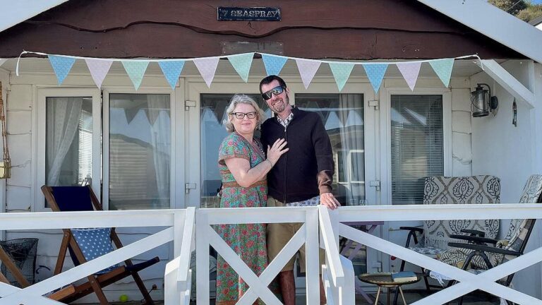 Timber Beach Hut