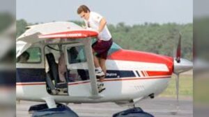 Witness Watches JFK Jr Take Fatal Flight Over Cape Cod