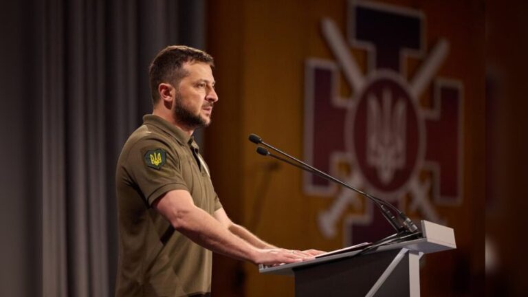 Zelensky Rejects Moscow Demands and Defends Ukraine Territory in Kyiv