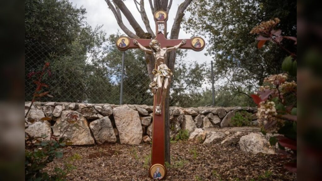 Damaged statue was replaced by IDF troops