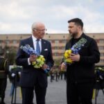 King of Sweden Carl XVI Gustaf began his visit to Ukraine by paying tribute together fallen soldiers