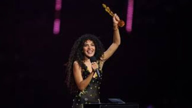 Olivia Dean transforms Co-op Live Manchester into emotional arena celebration as she delivers soaring The Art of Loving Live performance