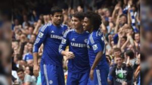 Oscar Announces Early Retirement from Football in São Paulo After Heart Scare