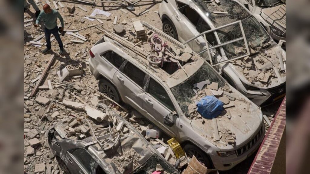 Trump threatens to strike Iranian power plants and bridges as his deadline nears in Tehran Iran