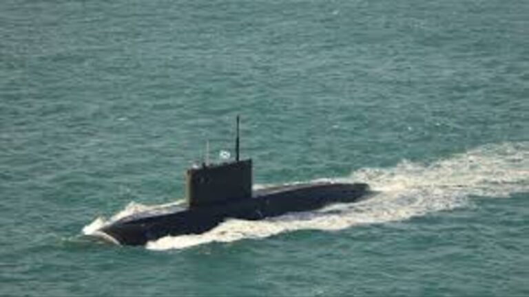 UK exposes Russian submarine operation threatening critical underwater infrastructure in High North waters