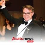 Airport security blocks Oscar winner carrying gold statuette at international terminal sparking panic over missing award