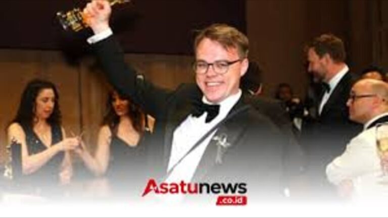 Airport security blocks Oscar winner carrying gold statuette at international terminal sparking panic over missing award