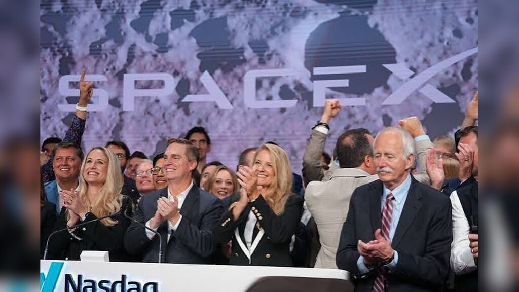 Elon Musk’s SpaceX Ignites Wall Street in New York as Shares Surge 30% on Nasdaq Debut, Making Him World’s First Trillionaire Amid Fierce IPO Frenzy