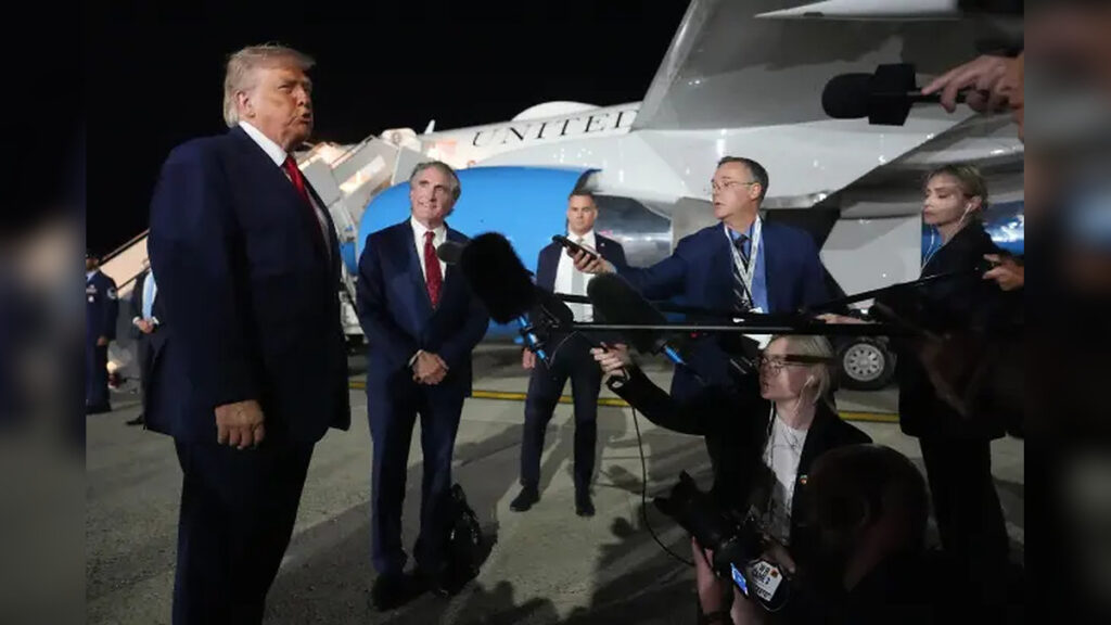 Iran Warns Washington Against Breaking Commitments as Donald Trump Vows Military Response to Helicopter Attack Near the Strait of Hormuz