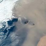 New Study in Milan Shows That Geologists Discover Extreme 4,082°F Temperatures That Rewrote the Origin of Alien-Like Glass Scattered Across Northern Africa’s Desert Fields
