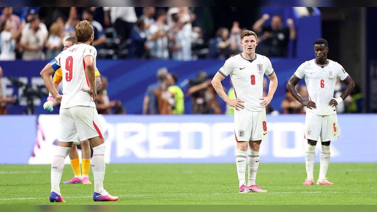 Jude Bellingham Sparks Outrage After Slapping Argentina Star As England Jude Bellingham Sparks Outrage After Slapping Argentina Star As England