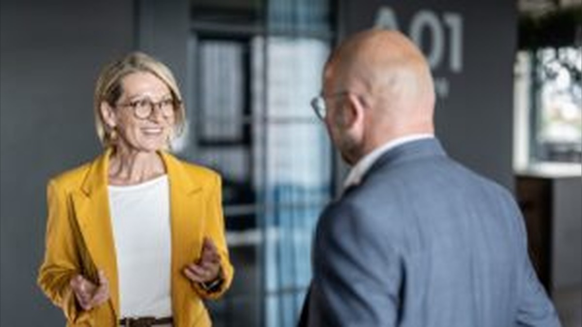 Think Your Work Husband Is Harmless Etiquette Expert Warns It Could Be Destroying Your Relationship and Career