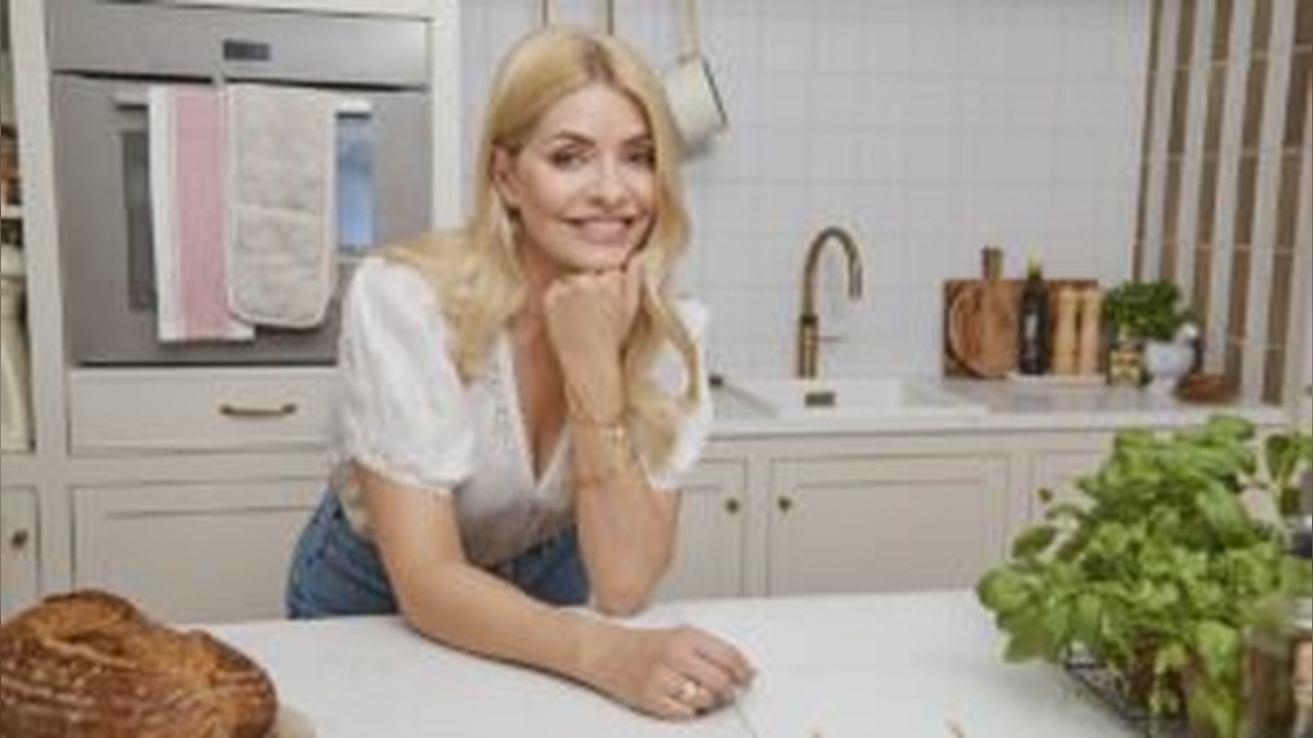 Has Holly Willoughby Lost Her Magic? New Lifestyle Series Sparks Brutal Backlash Over 'Boring' Debut