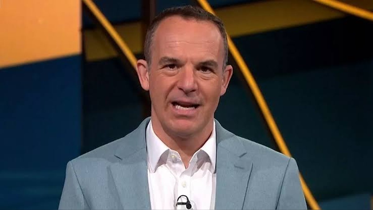 Martin Lewis Issues Urgent Record-Keeping Warning After Retiree's 30-Year-Old Payslips Reveal Costly Pension Error