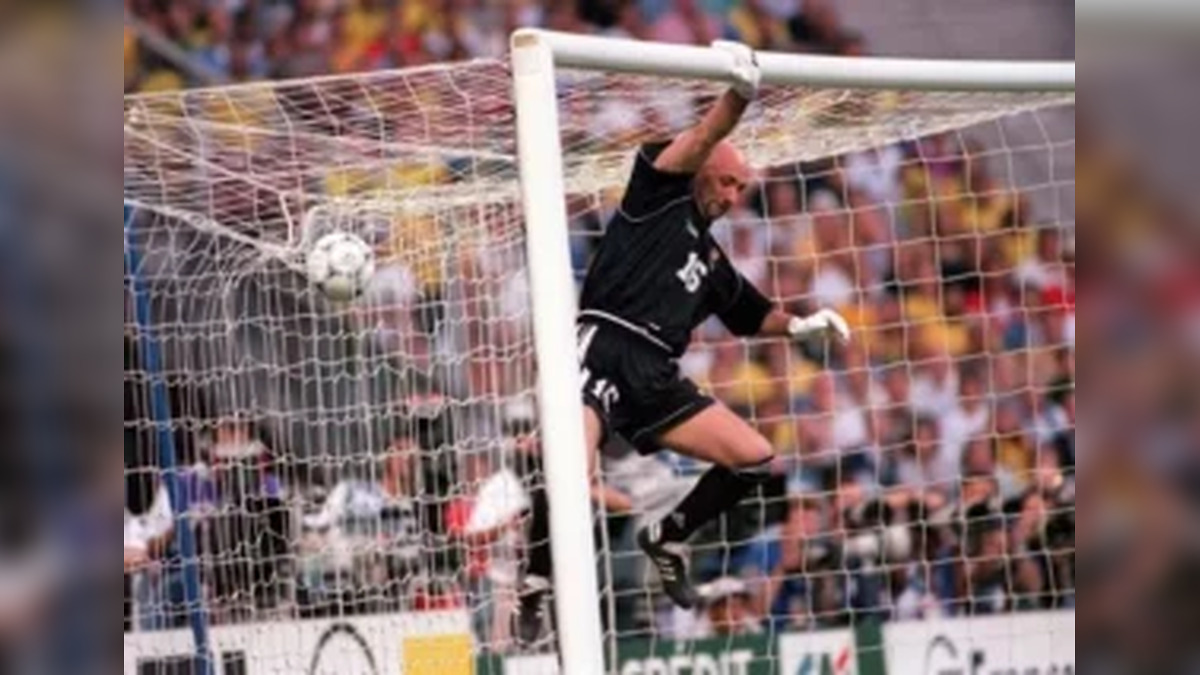 Spain's Unai Simón Closes In on FIFA World Cup Record After Stunning Defensive Masterclass Shocks Football World