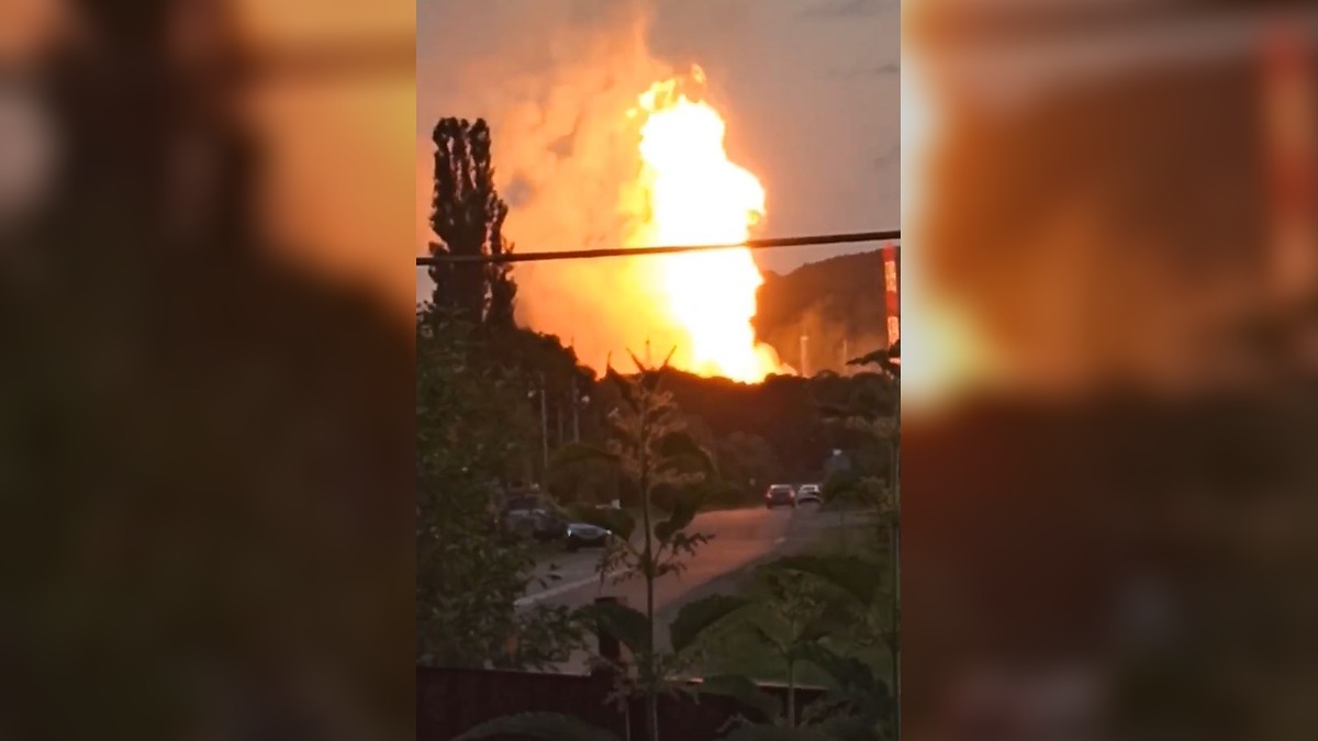 Ukrainian Military Hits Strategic Russian Oil Sites, Zelenskyy Says, as Pressure Mounts on Moscow