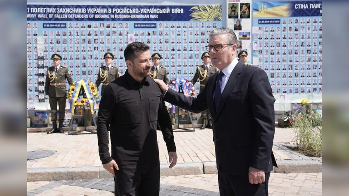 Volodymyr Zelensky and Keir Starmer