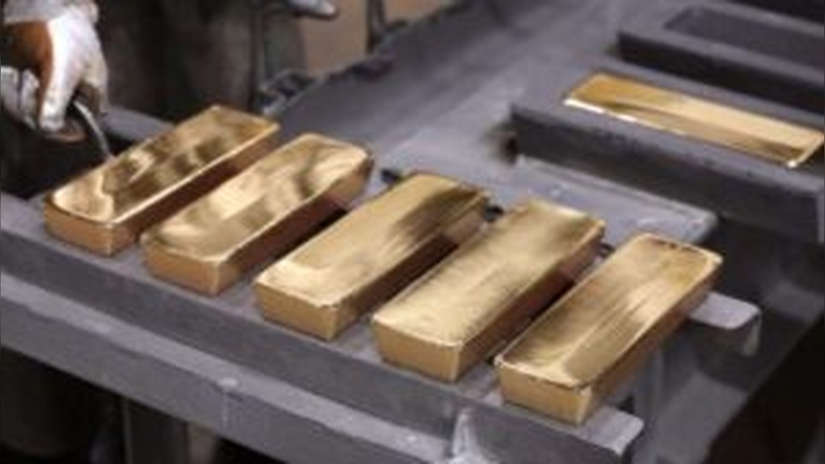 Why Gold Is Suddenly Losing Its Safe-Haven Crown Even as the Middle East Edges Closer to a Dangerous Crisis