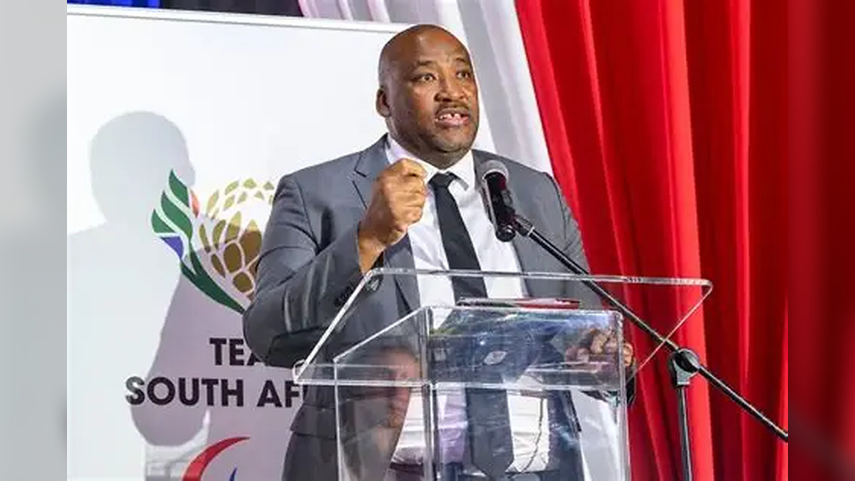 Gayton McKenzie Rewards Leon Schuster With R50,000 Lifetime Achievement Prize as Minister Promises Bigger Payouts for Artists
