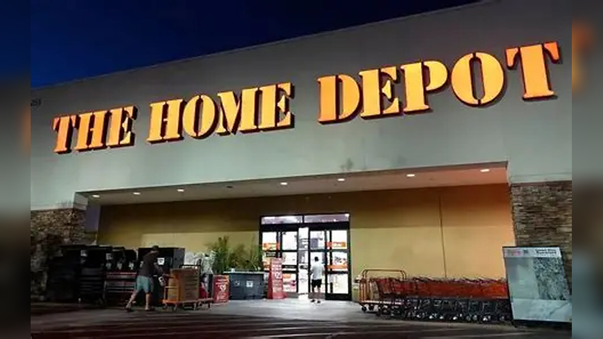 Home Depot Reports Strong Sales While Lowe’s Sounds the Alarm on Americans Delaying Major Home Improvements