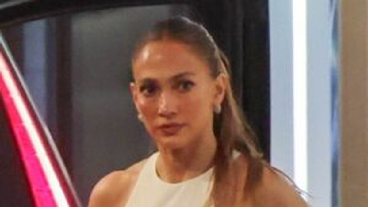 Jennifer Lopez Arrives at Ben Affleck’s Office as Former Couple Faces Awkward Anniversary Encounter After Divorce