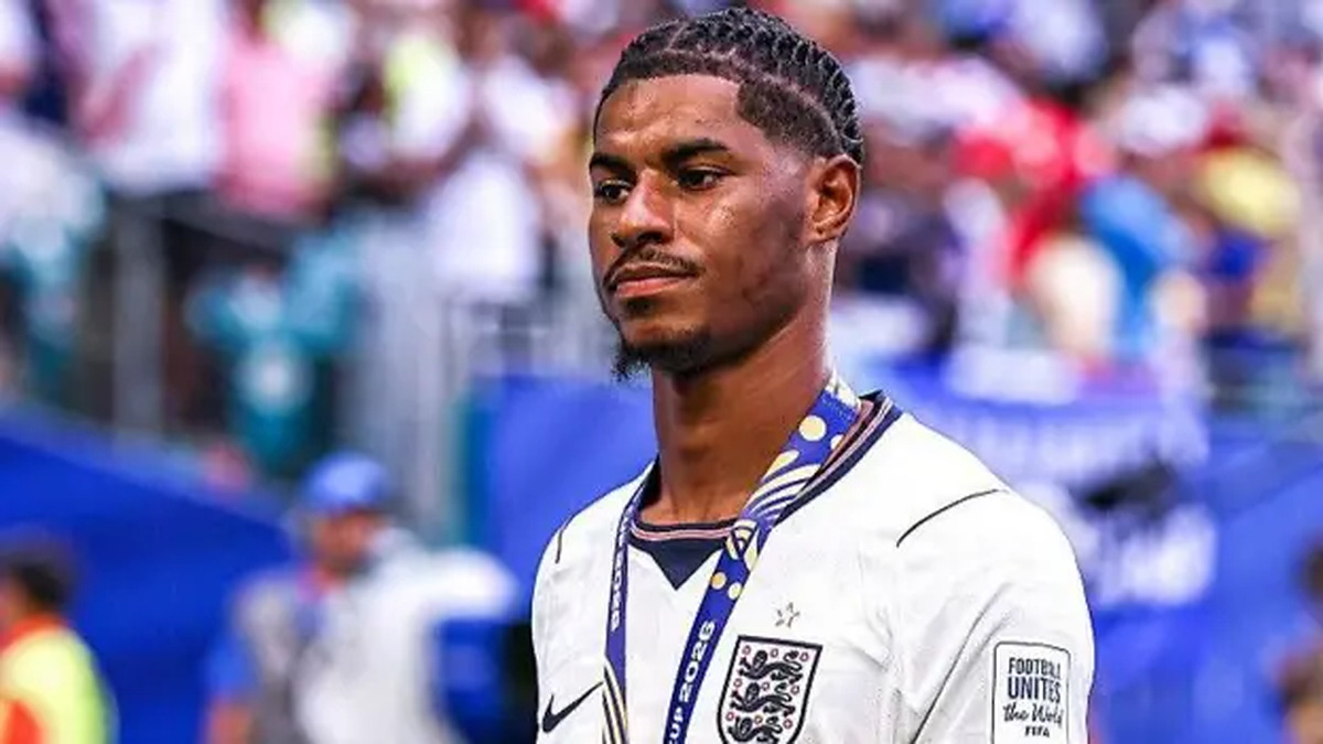Manchester United Fans Split as Rashford's Shock Return Sparks Fierce Backlash Over Massive £325,000 Weekly Wage