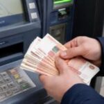 Russia’s Banking Boom Faces a New Threat as Massive Cash Withdrawals Force Lenders Into a Costly Funding Battle
