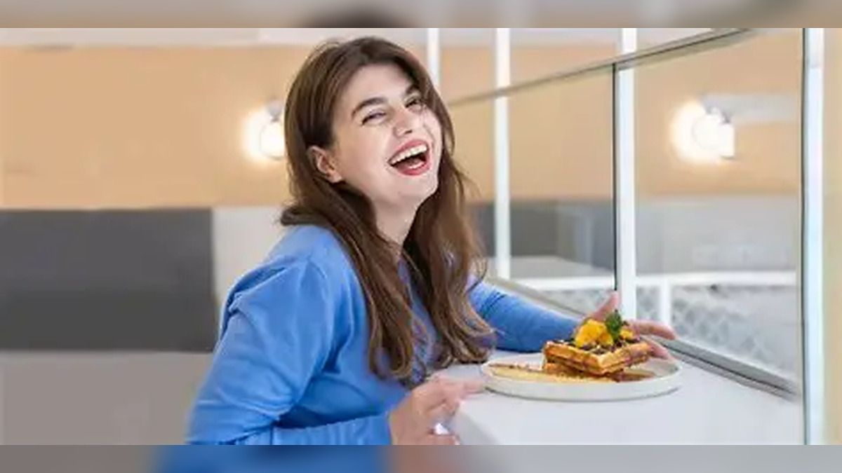 Woman Loses 2st After Dentist’s Invisalign Advice Transforms Her Relationship With Food