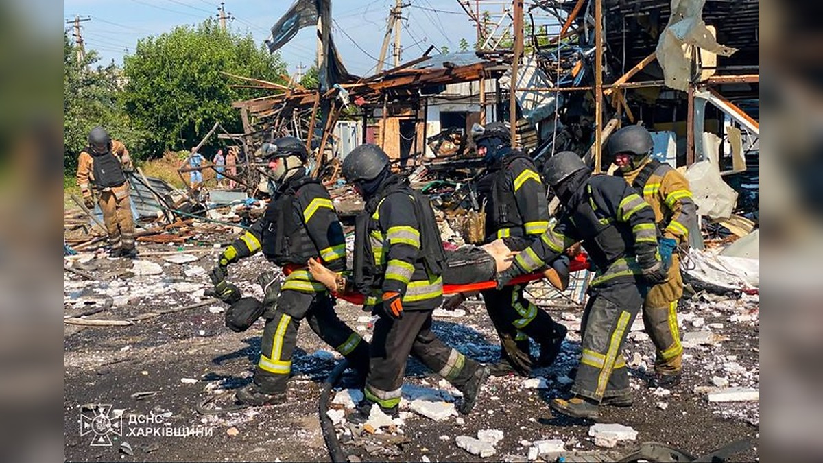 Zelenskyy Vows Retaliation After Russian Strike Reportedly Kills 10 in Kharkiv Region