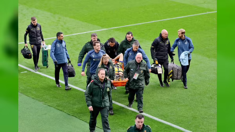 Chelsea Goalkeeper Emi Martinez Stretchered Off After Brutal Clash With Everton Defender
