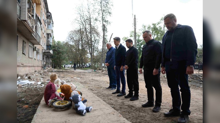 Russia Launches Over 200 Strikes on Ukraine’s Energy Infrastructure as Trump Announces Ceasefire Agreement Amid Deadly Attacks-compressed