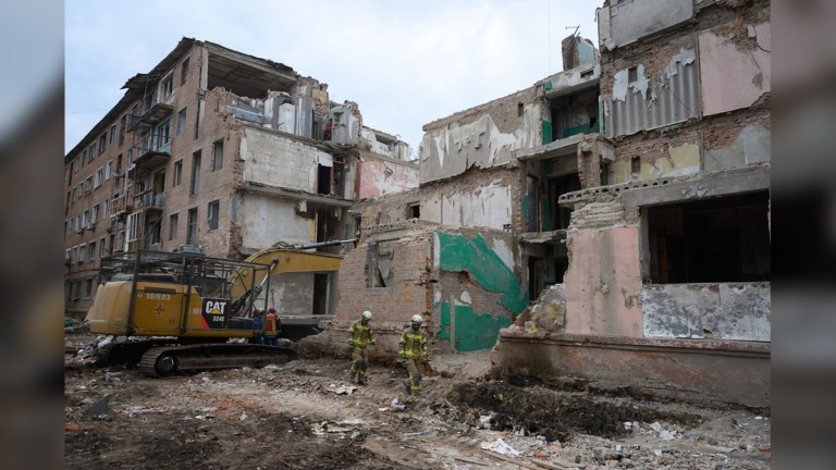 Russian Bomb Hits Two Passenger Minibuses in Kramatorsk, Killing 30 and Injuring 18 as Death Toll Threatens to Rise