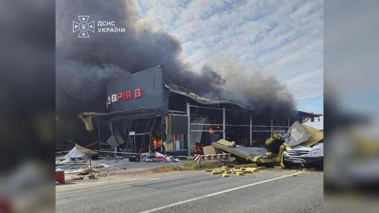 Russian Jet-Powered Shahed Drone Strikes Odesa Store, Injuring Three as Ukraine Warns Trump Against Lifting Sanctions on Moscow