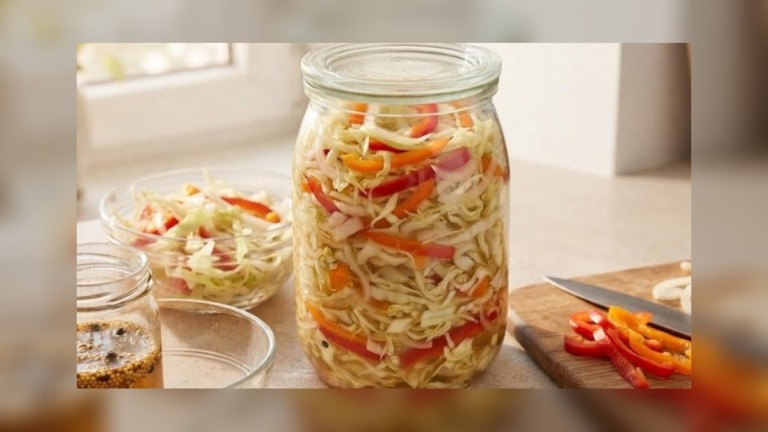 The Cabbage Cutting Mistake Many Cooks Make — And Why Your Cooking Method Matters